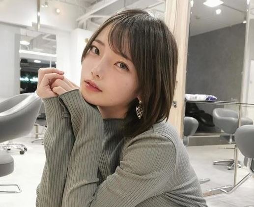 新谷姫加近日登场杂志封面