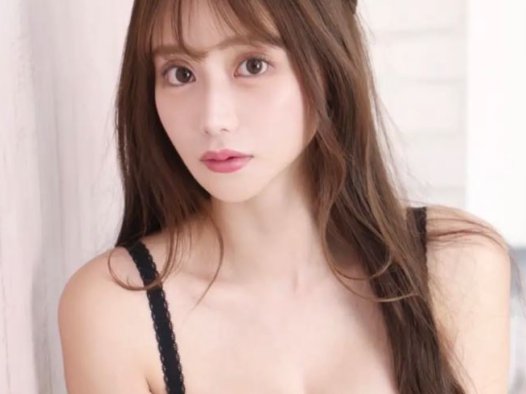 新田妃奈在写真周刊最新一期亮相